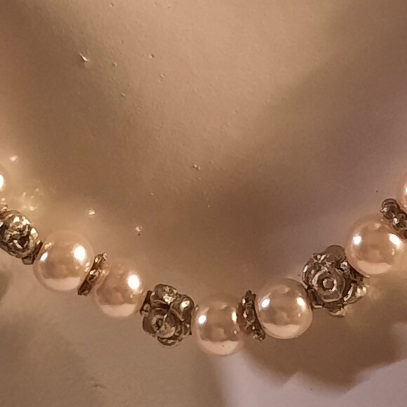 Brand New Handmade Three Pieces (necklace, earring and bracelet) Jewelry - Picture 3 of 6